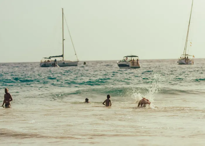 Amigos By Youroom Casa de hóspedes