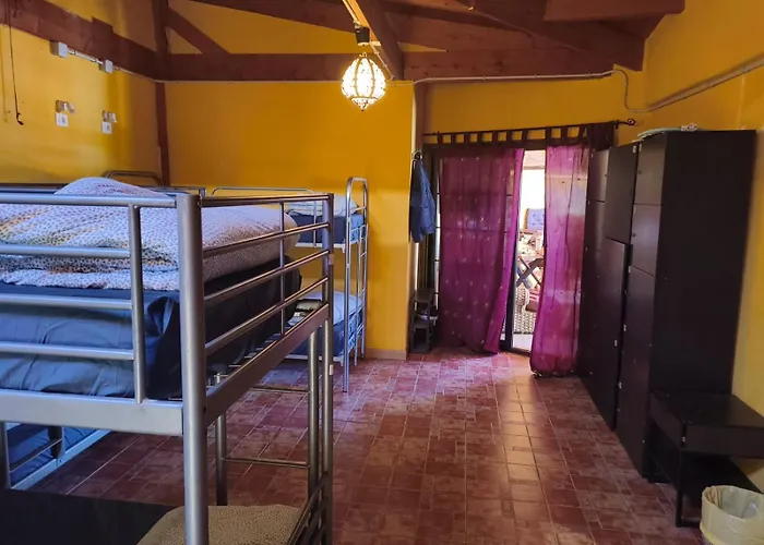 Casa de hóspedes Amigos By Youroom *